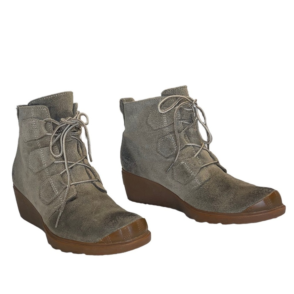 Sorel Toronto Oiled suede leather Waterproof Lace-up Wedge Boot. Size 9.5 GUC